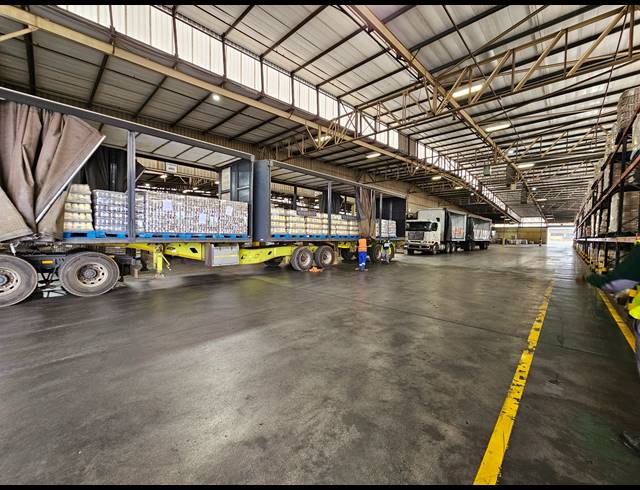 25,000M² WAREHOUSE TO LET IN BOKSBURG EAST